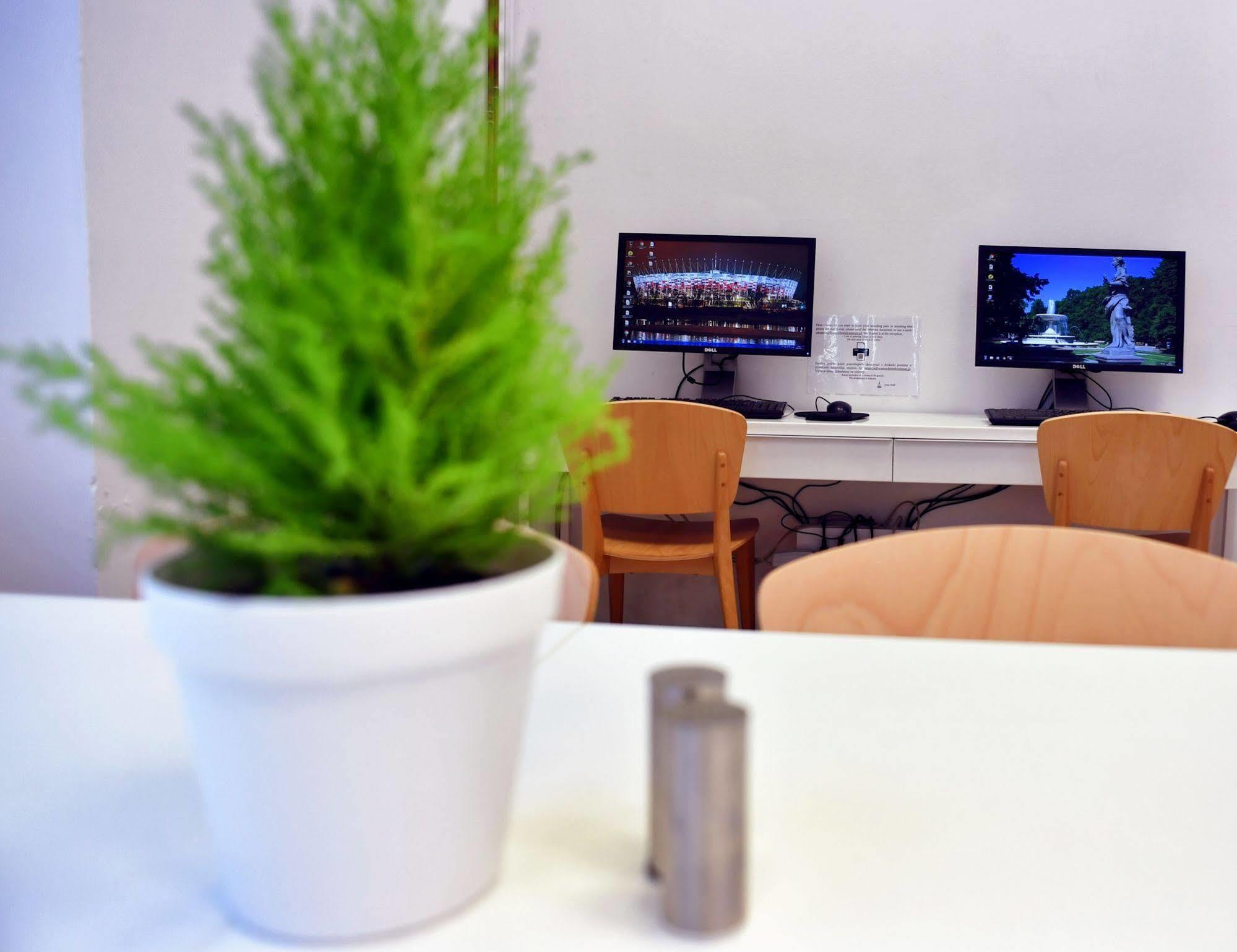 Warsaw Hostel Centrum Private Rooms & Dorms Luaran gambar